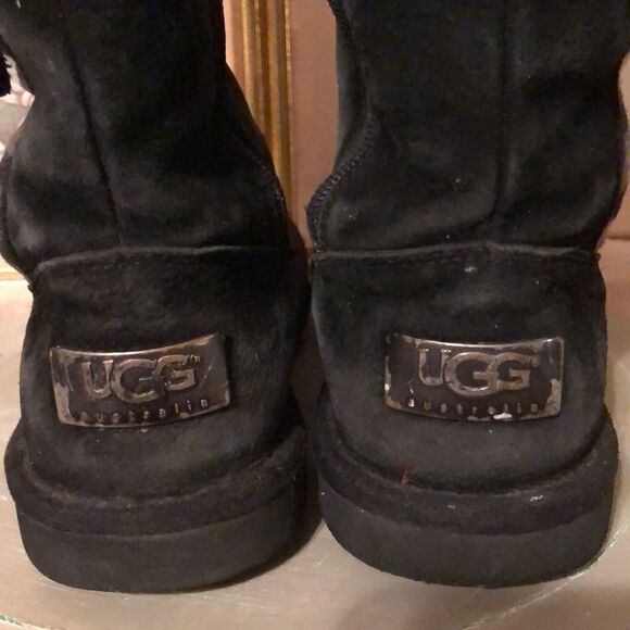 UGG 6 Tall Black Suede Boots - Picture 5 of 13